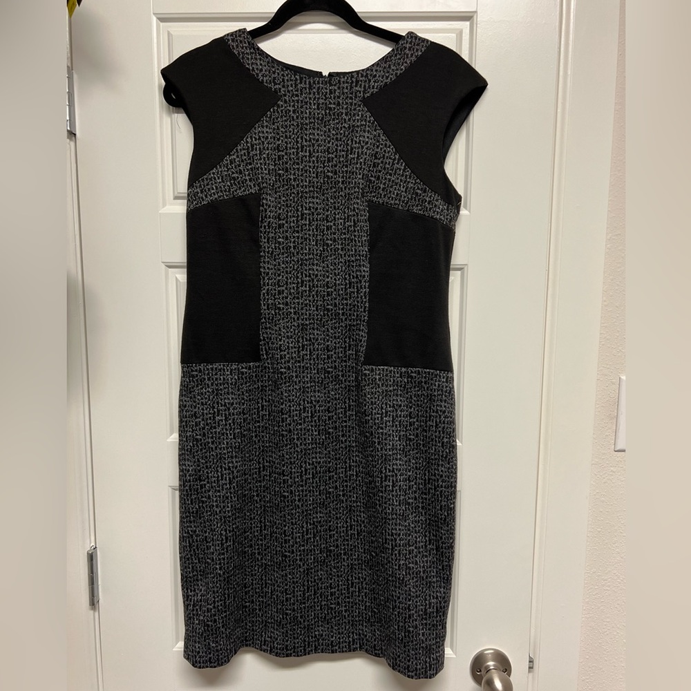 R&M Richards Sheath Dress. Size 8. Gray.